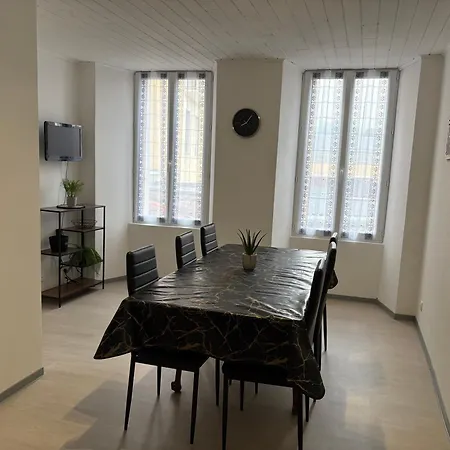 Centre-ville 2 6 Personnes Parking Proche Διαμέρισμα *